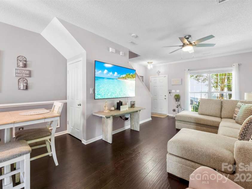 8814 Gerren Court, Charlotte, NC 28217.  MLS# CAR4249961, YatesRealty ID 11167. 