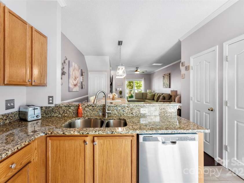 8814 Gerren Court, Charlotte, NC 28217.  MLS# CAR4249961, YatesRealty ID 11167. 