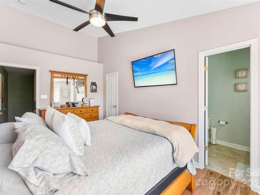 8814 Gerren Court, Charlotte, NC 28217.  MLS# CAR4249961, YatesRealty ID 11167. 