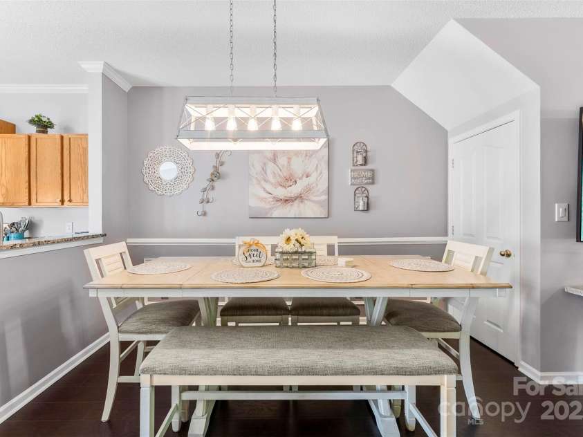 8814 Gerren Court, Charlotte, NC 28217.  MLS# CAR4249961, YatesRealty ID 11167. Dining Area