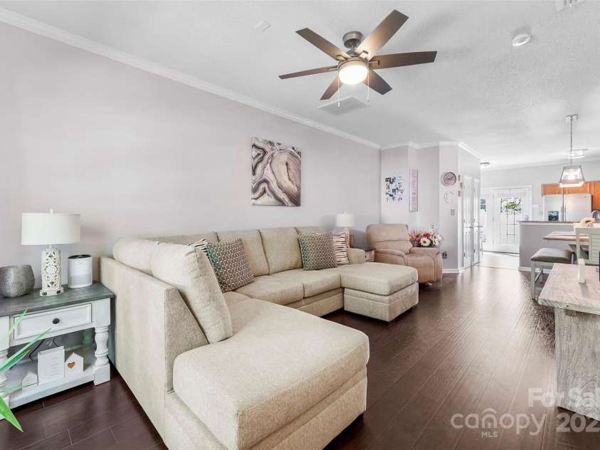 8814 Gerren Court, Charlotte, NC 28217.  MLS# CAR4249961, YatesRealty ID 11167. Family Room