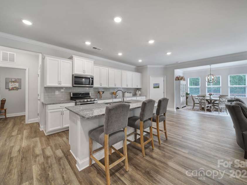 5101 Helmsworth Drive, Waxhaw, NC 28173.  MLS# CAR4251449, YatesRealty ID 11168. 