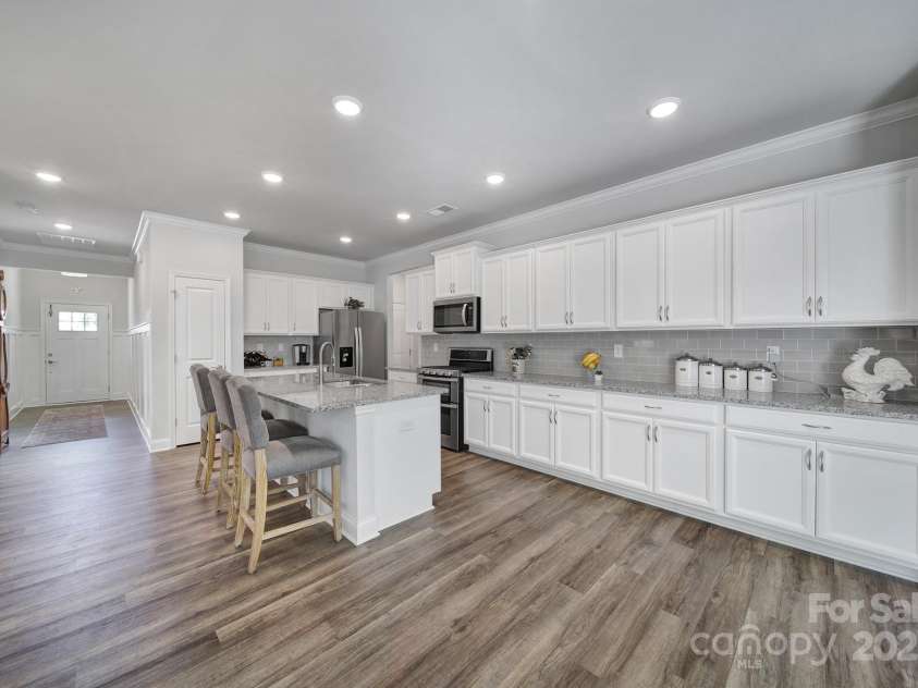 5101 Helmsworth Drive, Waxhaw, NC 28173.  MLS# CAR4251449, YatesRealty ID 11168. 