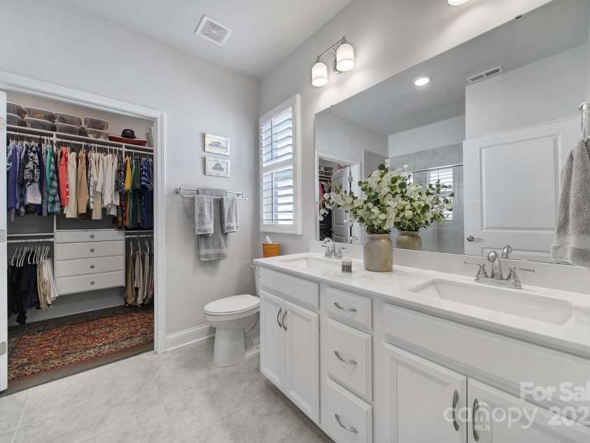 5101 Helmsworth Drive, Waxhaw, NC 28173.  MLS# CAR4251449, YatesRealty ID 11168. 