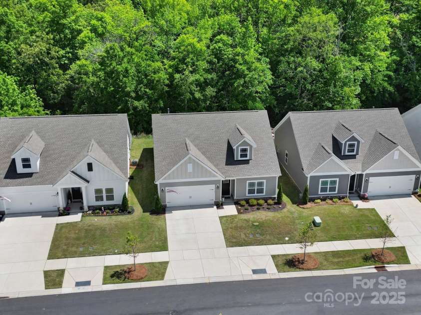 5101 Helmsworth Drive, Waxhaw, NC 28173.  MLS# CAR4251449, YatesRealty ID 11168. 