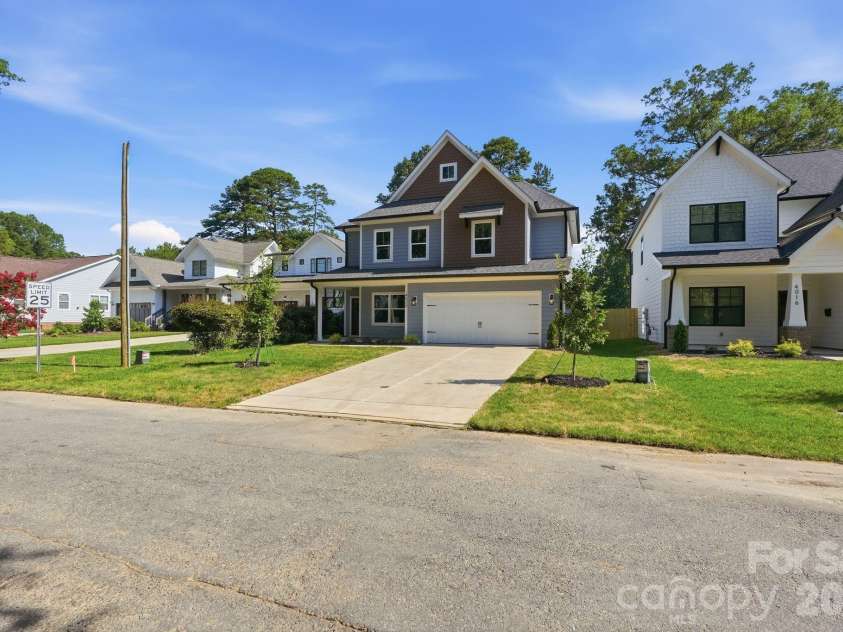 4020 Avalon Avenue, Charlotte, NC 28208.  MLS# CAR4366606, YatesRealty ID 11169. 