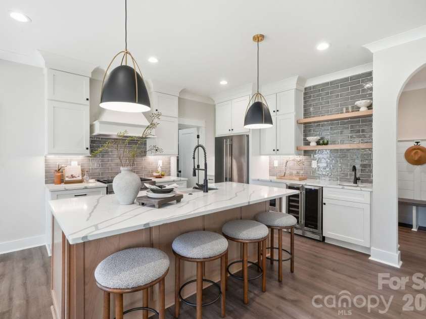 4020 Avalon Avenue, Charlotte, NC 28208.  MLS# CAR4366606, YatesRealty ID 11169. 