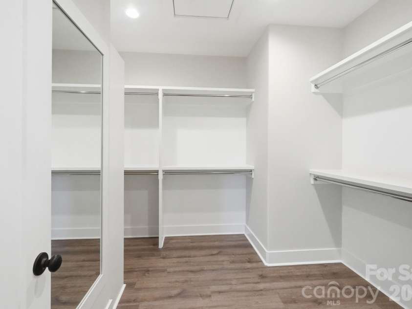 4020 Avalon Avenue, Charlotte, NC 28208.  MLS# CAR4366606, YatesRealty ID 11169. 