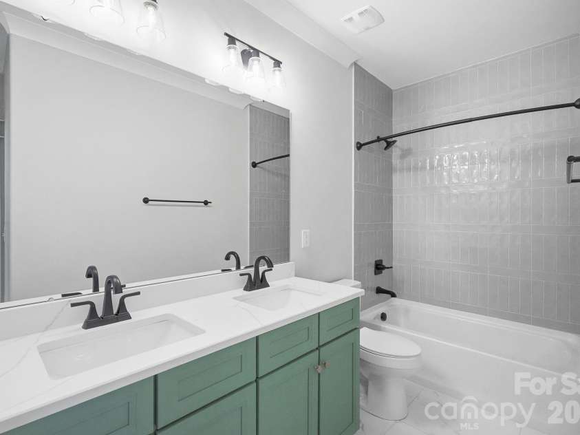4020 Avalon Avenue, Charlotte, NC 28208.  MLS# CAR4366606, YatesRealty ID 11169. 