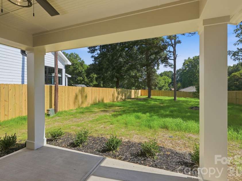 4020 Avalon Avenue, Charlotte, NC 28208.  MLS# CAR4366606, YatesRealty ID 11169. 