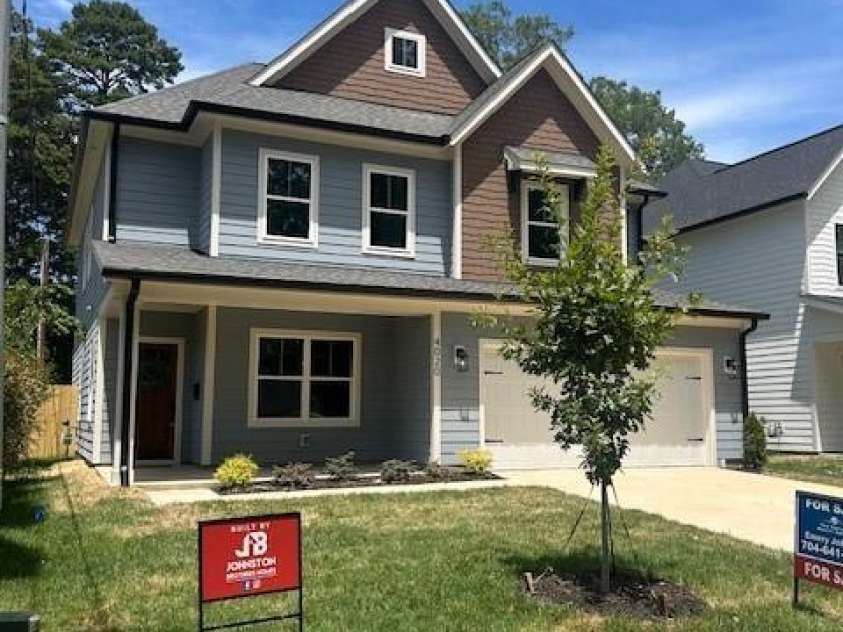 4020 Avalon Avenue, Charlotte, NC 28208.  MLS# CAR4366606, YatesRealty ID 11169. 