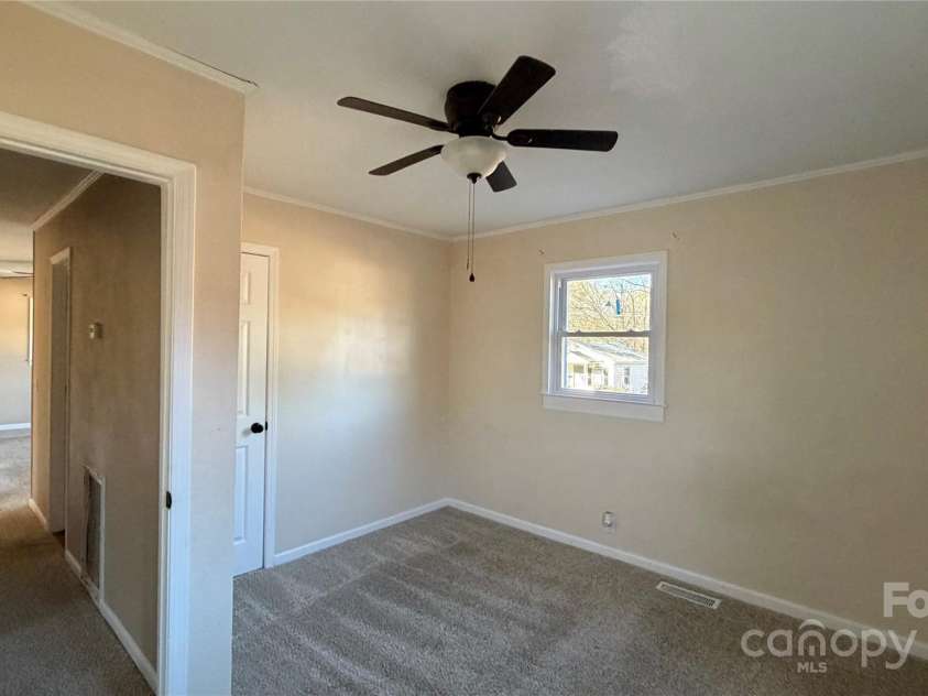 513 Holly Street, Dallas, NC 28034.  MLS# CAR4328130, YatesRealty ID 1117. 