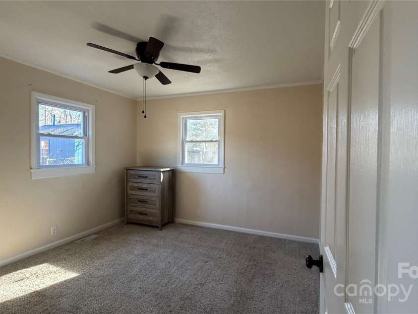 513 Holly Street, Dallas, NC 28034.  MLS# CAR4328130, YatesRealty ID 1117. 