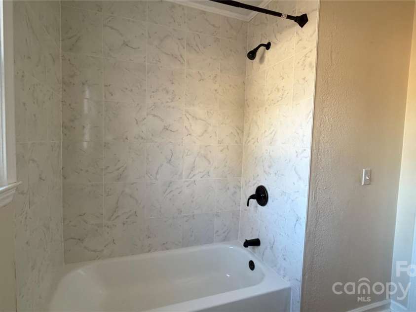 513 Holly Street, Dallas, NC 28034.  MLS# CAR4328130, YatesRealty ID 1117. 