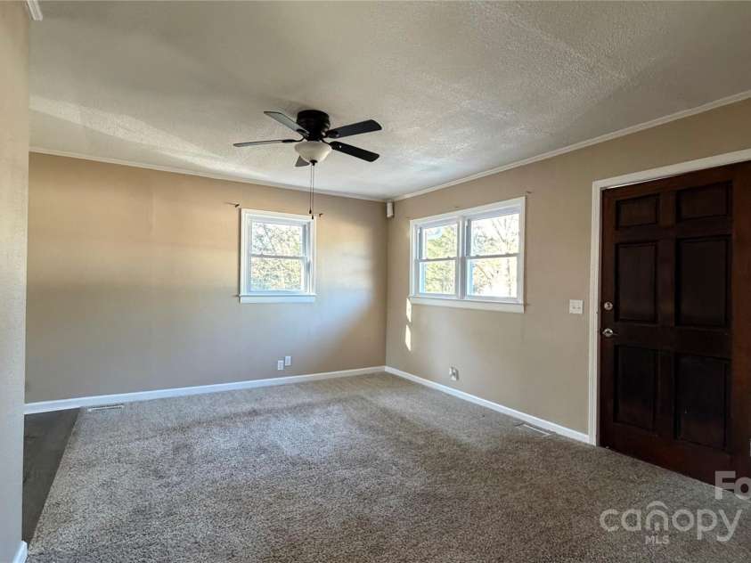 513 Holly Street, Dallas, NC 28034.  MLS# CAR4328130, YatesRealty ID 1117. 