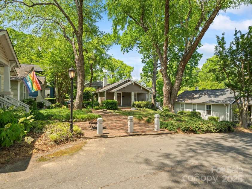 1514 Rensselaer Place, Charlotte, NC 28203.  MLS# CAR4243174, YatesRealty ID 11170. 