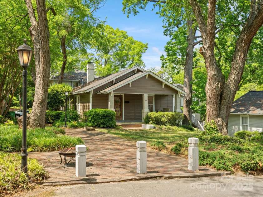 1514 Rensselaer Place, Charlotte, NC 28203.  MLS# CAR4243174, YatesRealty ID 11170. 