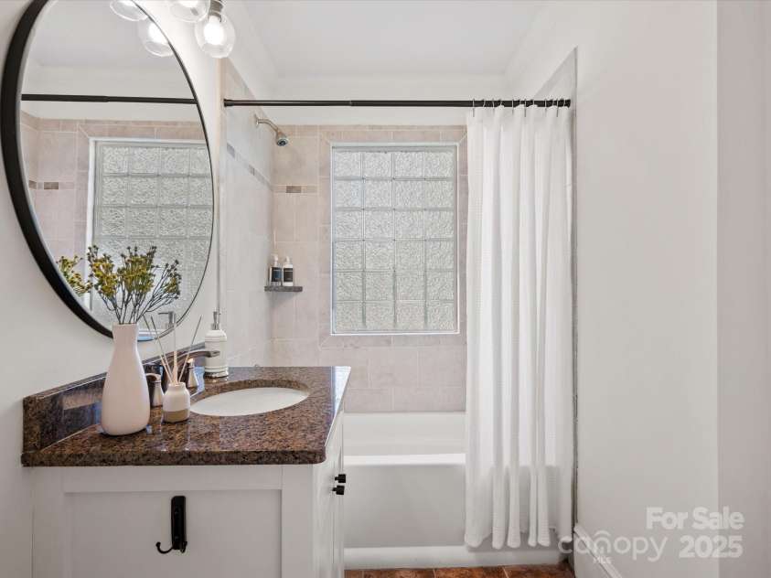 1514 Rensselaer Place, Charlotte, NC 28203.  MLS# CAR4243174, YatesRealty ID 11170. 