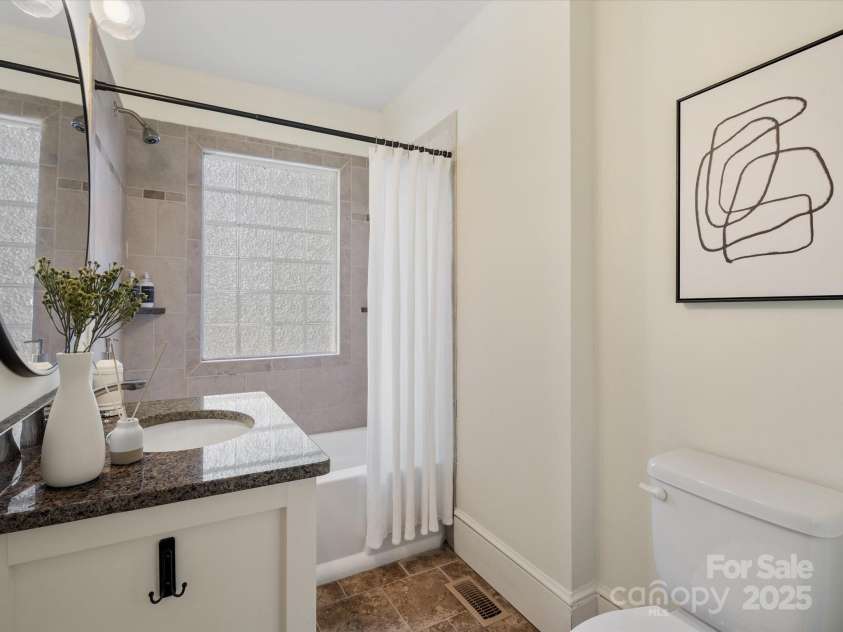 1514 Rensselaer Place, Charlotte, NC 28203.  MLS# CAR4243174, YatesRealty ID 11170. 