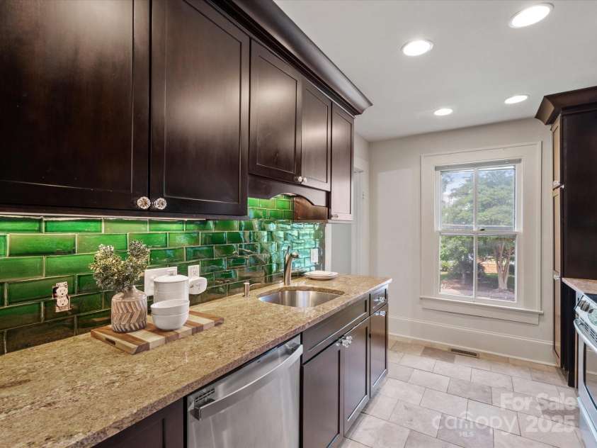 1514 Rensselaer Place, Charlotte, NC 28203.  MLS# CAR4243174, YatesRealty ID 11170. 