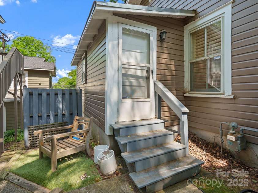 1514 Rensselaer Place, Charlotte, NC 28203.  MLS# CAR4243174, YatesRealty ID 11170. 