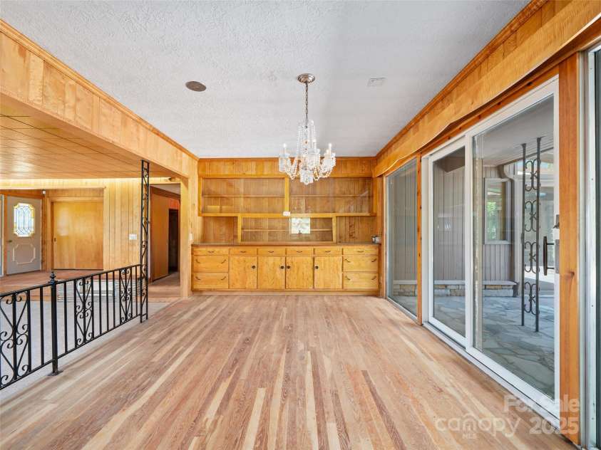 110 Crest View Road, Burnsville, NC 28714.  MLS# CAR4254963, YatesRealty ID 11171. 