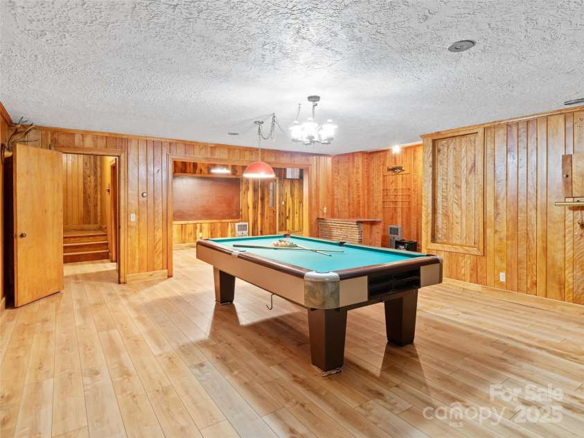 110 Crest View Road, Burnsville, NC 28714.  MLS# CAR4254963, YatesRealty ID 11171. 