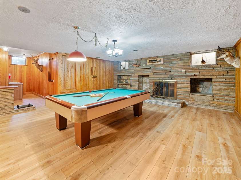110 Crest View Road, Burnsville, NC 28714.  MLS# CAR4254963, YatesRealty ID 11171. 