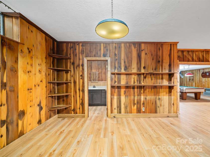 110 Crest View Road, Burnsville, NC 28714.  MLS# CAR4254963, YatesRealty ID 11171. 