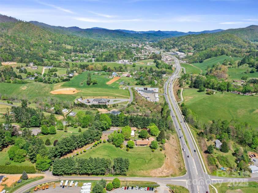110 Crest View Road, Burnsville, NC 28714.  MLS# CAR4254963, YatesRealty ID 11171. 
