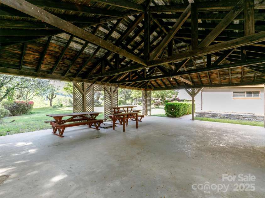 110 Crest View Road, Burnsville, NC 28714.  MLS# CAR4254963, YatesRealty ID 11171. 
