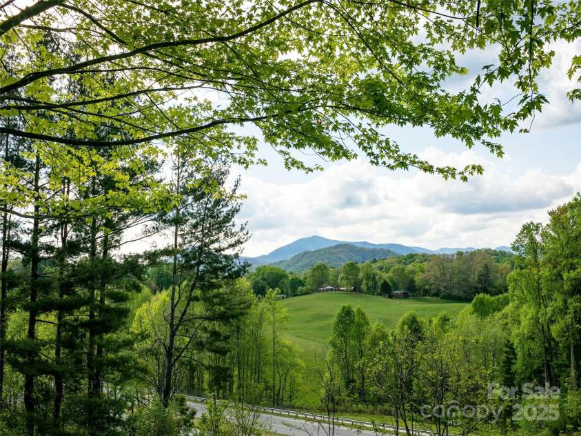 110 Crest View Road, Burnsville, NC 28714.  MLS# CAR4254963, YatesRealty ID 11171. 