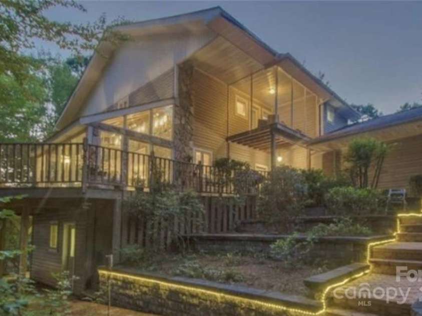 122 Mountain Harbor Drive, Lexington, NC 27292.  MLS# CAR4217597, YatesRealty ID 11172. 