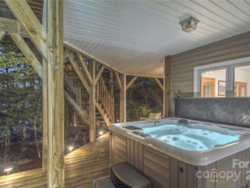 122 Mountain Harbor Drive, Lexington, NC 27292.  MLS# CAR4217597, YatesRealty ID 11172. 