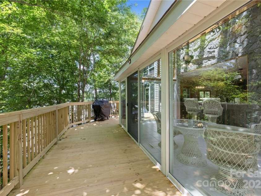 122 Mountain Harbor Drive, Lexington, NC 27292.  MLS# CAR4217597, YatesRealty ID 11172. 