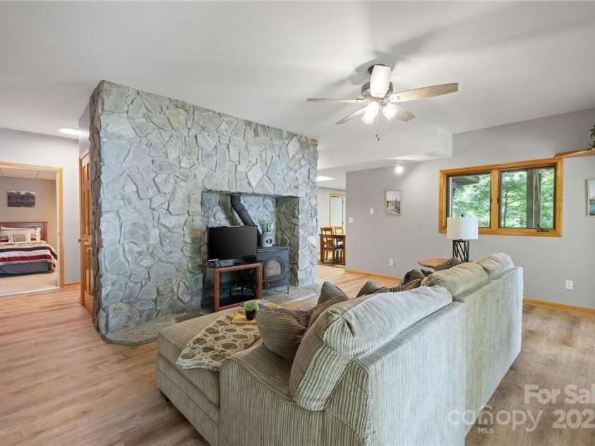 122 Mountain Harbor Drive, Lexington, NC 27292.  MLS# CAR4217597, YatesRealty ID 11172. 