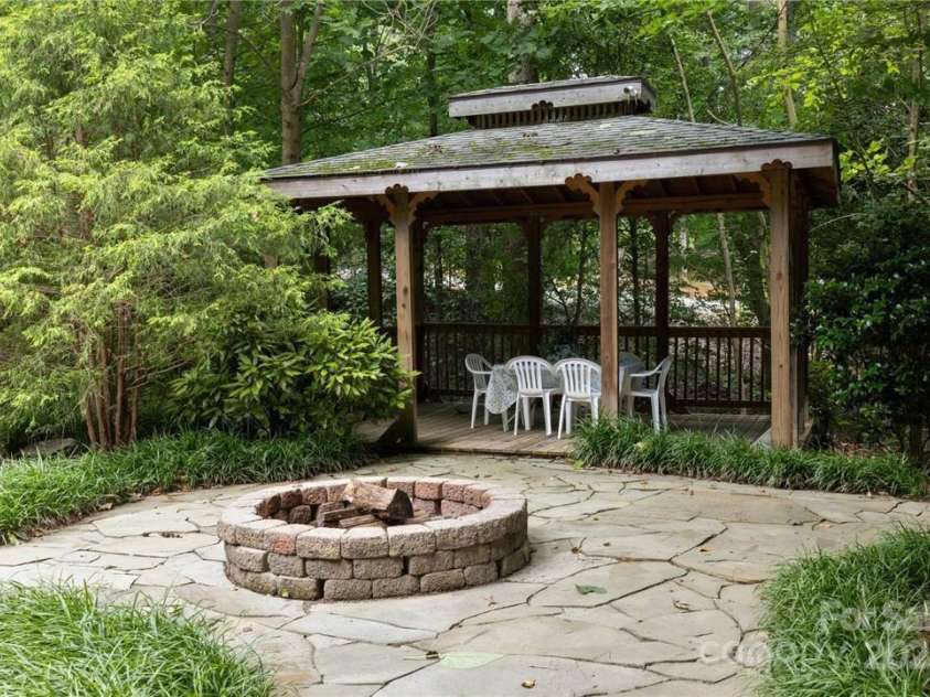 122 Mountain Harbor Drive, Lexington, NC 27292.  MLS# CAR4217597, YatesRealty ID 11172. 