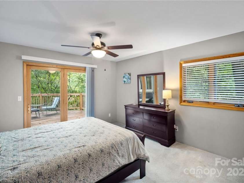 122 Mountain Harbor Drive, Lexington, NC 27292.  MLS# CAR4313549, YatesRealty ID 11172. 