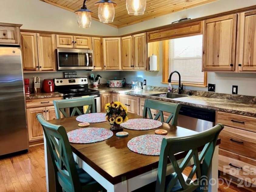 229 Spring Brook Road, Newland, NC 28657.  MLS# CAR4365283, YatesRealty ID 11172. 