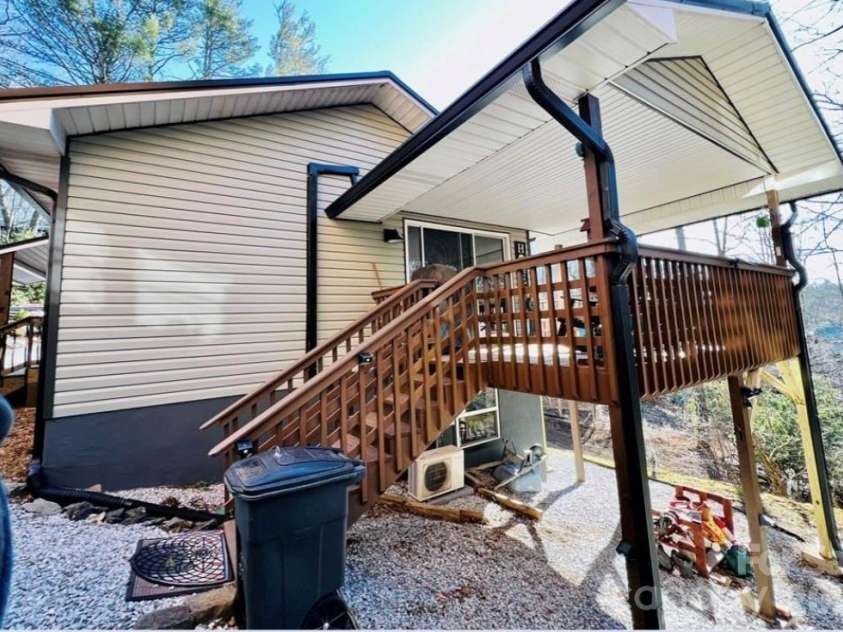 229 Spring Brook Road, Newland, NC 28657.  MLS# CAR4365283, YatesRealty ID 11172. 