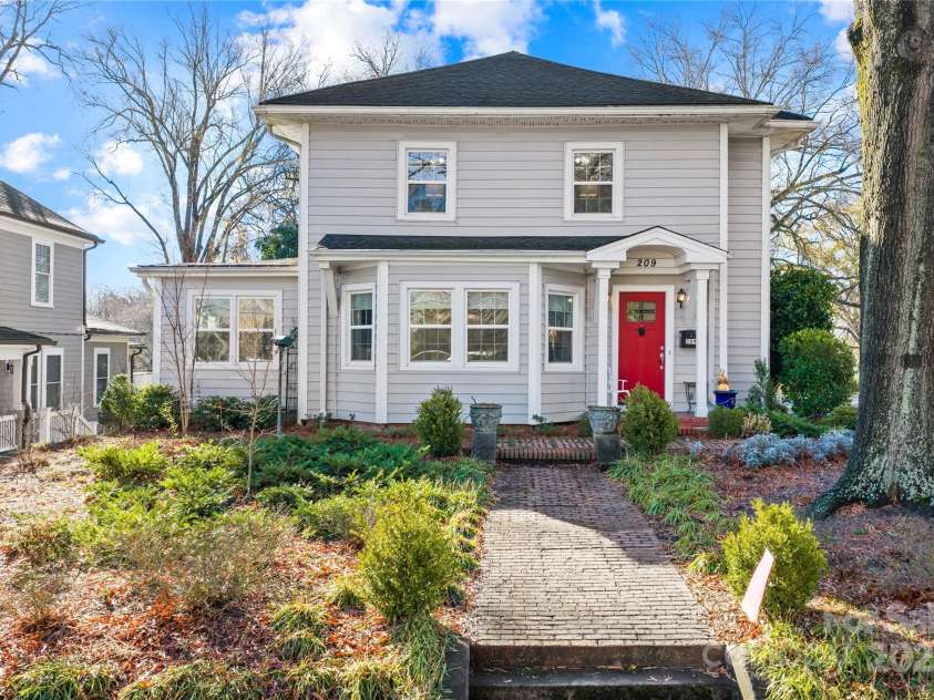 209 3rd Avenue, Gastonia, NC 28052.  MLS# CAR4331000, YatesRealty ID 11173. 