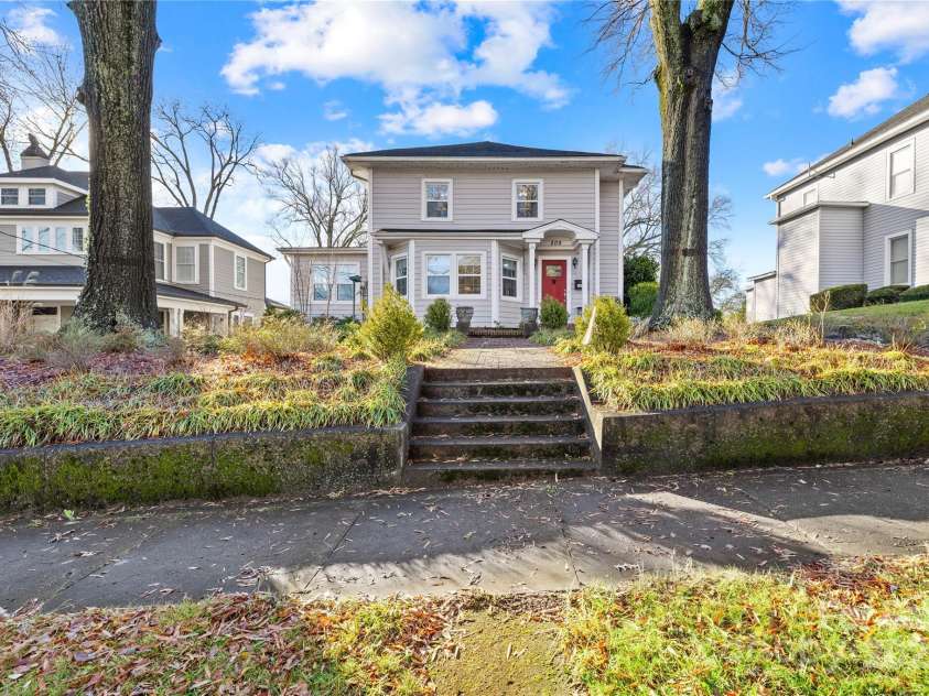209 3rd Avenue, Gastonia, NC 28052.  MLS# CAR4331000, YatesRealty ID 11173. 