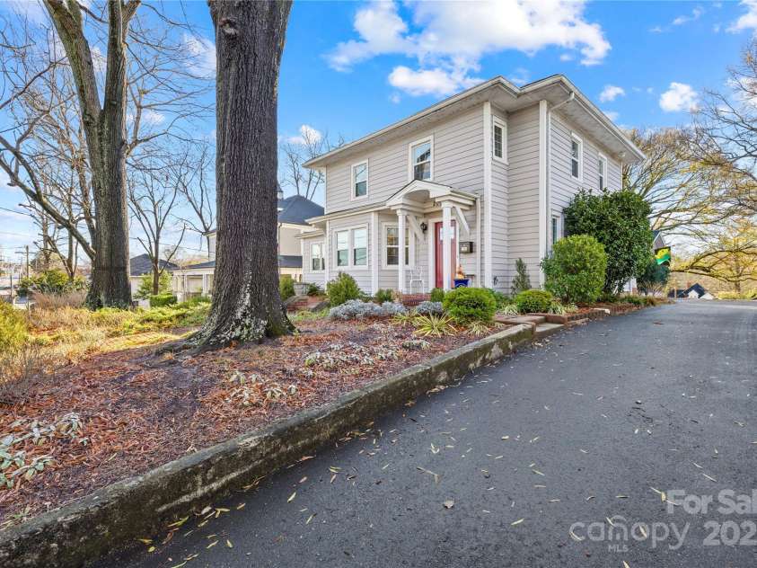 209 3rd Avenue, Gastonia, NC 28052.  MLS# CAR4331000, YatesRealty ID 11173. 