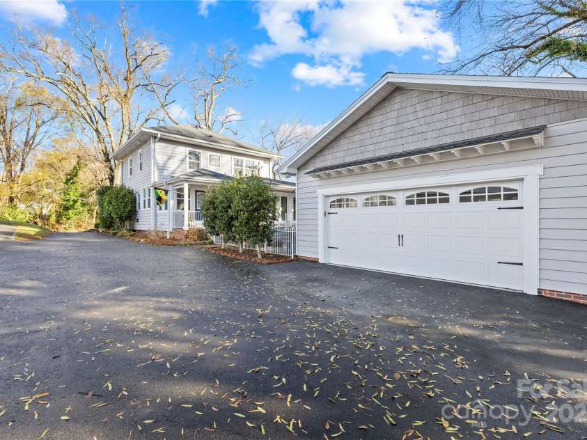 209 3rd Avenue, Gastonia, NC 28052.  MLS# CAR4331000, YatesRealty ID 11173. 