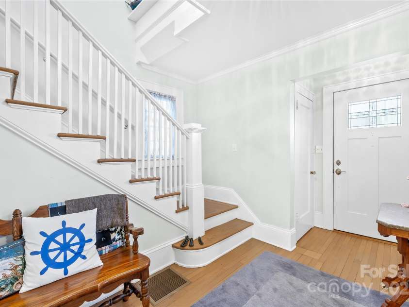 209 3rd Avenue, Gastonia, NC 28052.  MLS# CAR4331000, YatesRealty ID 11173. 