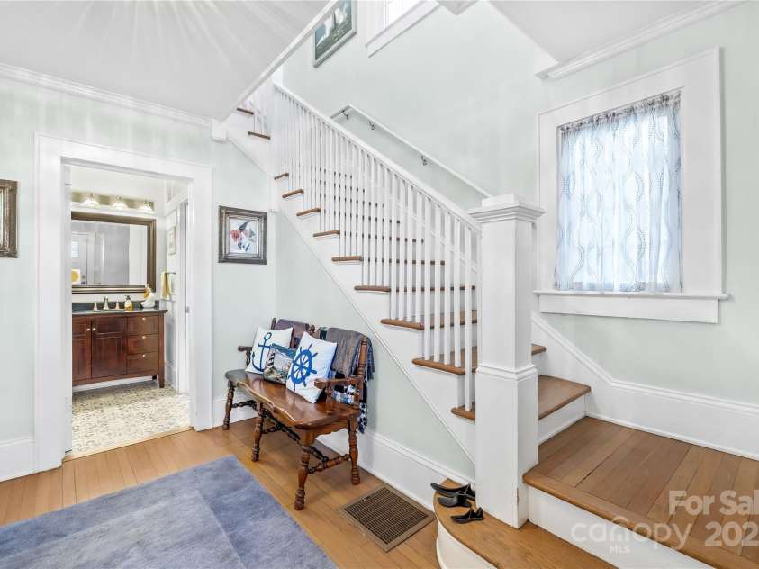 209 3rd Avenue, Gastonia, NC 28052.  MLS# CAR4331000, YatesRealty ID 11173. 