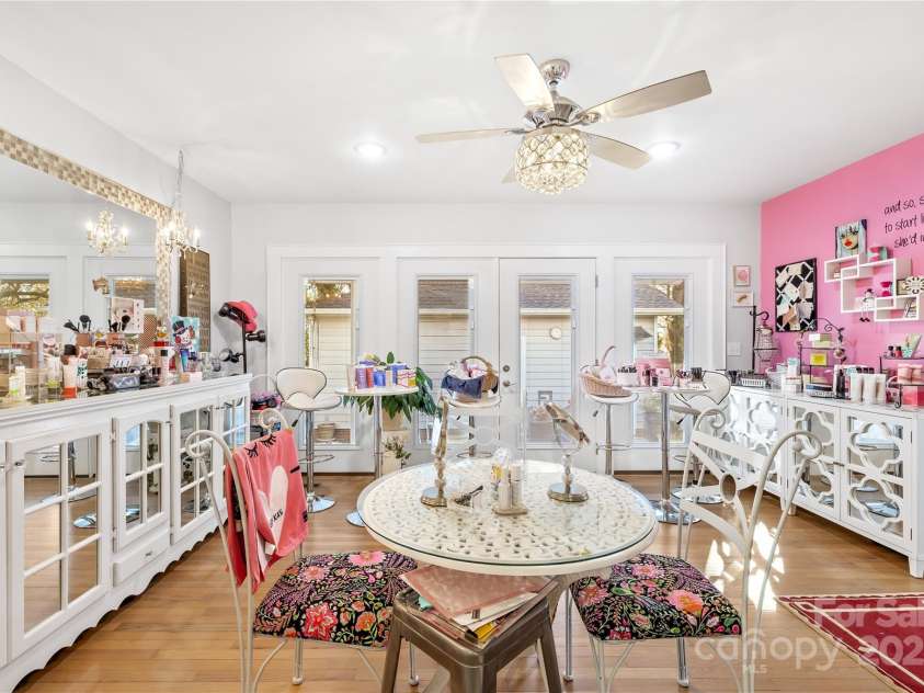 209 3rd Avenue, Gastonia, NC 28052.  MLS# CAR4331000, YatesRealty ID 11173. 