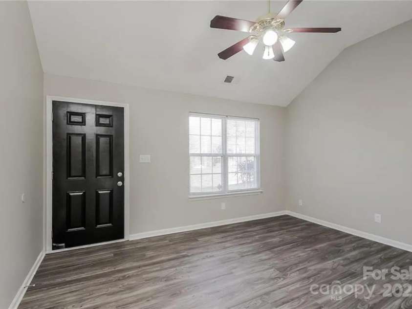 7830 Lobilia Lane, Charlotte, NC 28214.  MLS# CAR4252115, YatesRealty ID 11173. 