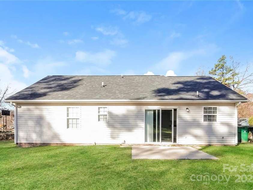 7830 Lobilia Lane, Charlotte, NC 28214.  MLS# CAR4252115, YatesRealty ID 11173. 