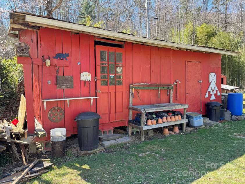 3719 Upper Shut In Road, Hot Springs, NC 28743.  MLS# CAR4241406, YatesRealty ID 11175. 